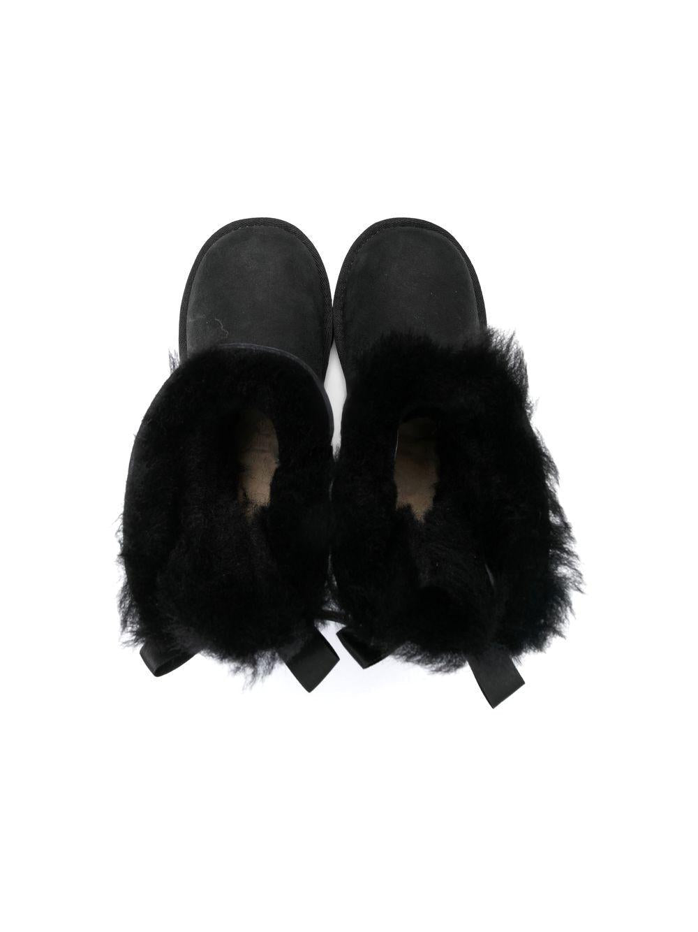 Stivaletti Mini Bailey Bow per bambina Ugg Kids neri con dettaglio fiocco posteriore - Rubino Kids