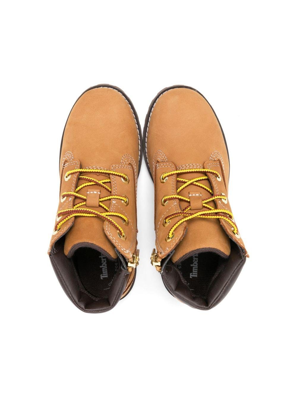 Stivali Pokey Pine per bambino Timberland Kids beige con logo laterale inciso - Rubino Kids