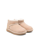 Stivali Toddler's Classic Ultra Mini per bambina beige con linguetta sul tallone - Rubino Kids