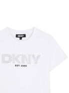 T-shirt per bambina Dkny Kids bianca con logo con strass - Rubino Kids