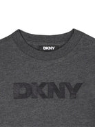 T-shirt per bambini Dkny Kids grigia con design con logo a contrasto - Rubino Kids