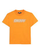 T-shirt per bambino Dkny Kids arancione con dettaglio logo sul davanti - Rubino Kids