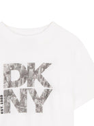 T-shirt per bambino DKNY Kids bianca con stampa logo sul davanti - Rubino Kids